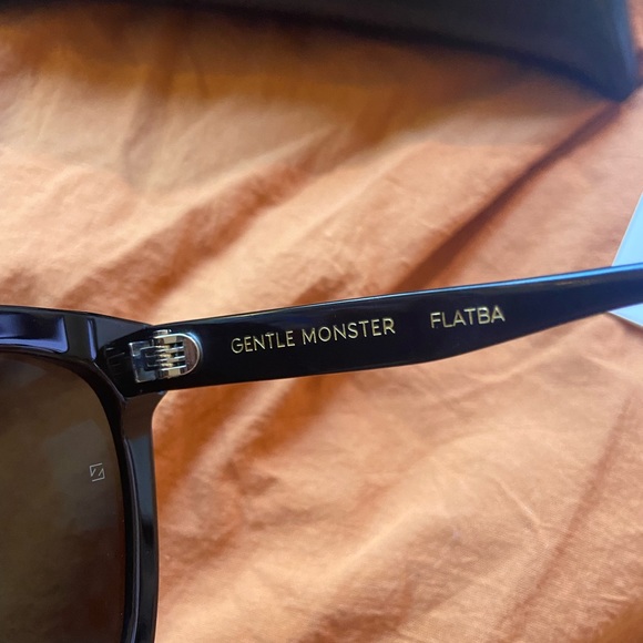SOLD** GENTLE MONSTER DREAMER 17 01 Authentic Sunglasses - Picture 3 of 4